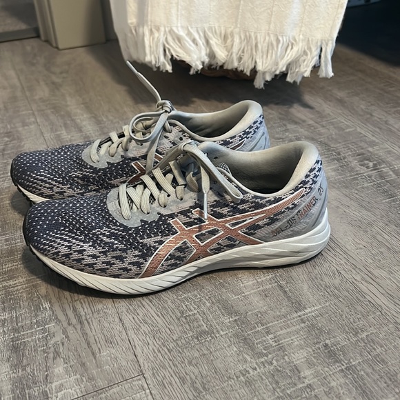 ASICS WOMEN'S GEL-DS TRAINER Size 6.5 - Picture 3 of 10